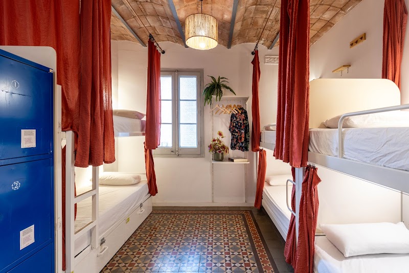 Primavera Hostel - Primavera Hostel, Carrer de Mallorca, 330, entresuelo 2ª, Eixample, 08037 Barcelona, Spain