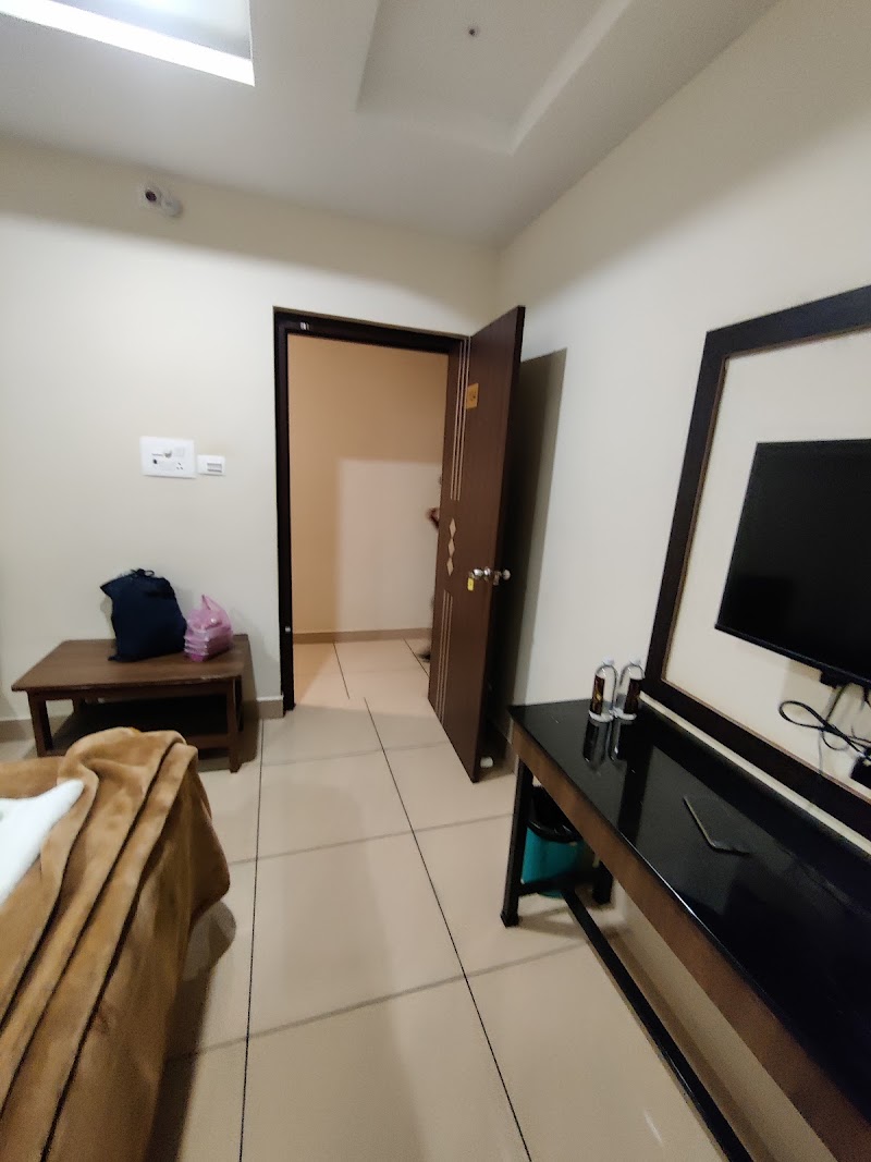 VR Grand Inn - VR Grand Inn main gate, G.N, T ROAD, opposite government medical College, beside A.C. SUBBA REDDY STADIUM, Lakeview Colony, Revenue Colony, Nellore, Andhra Pradesh 524004, India