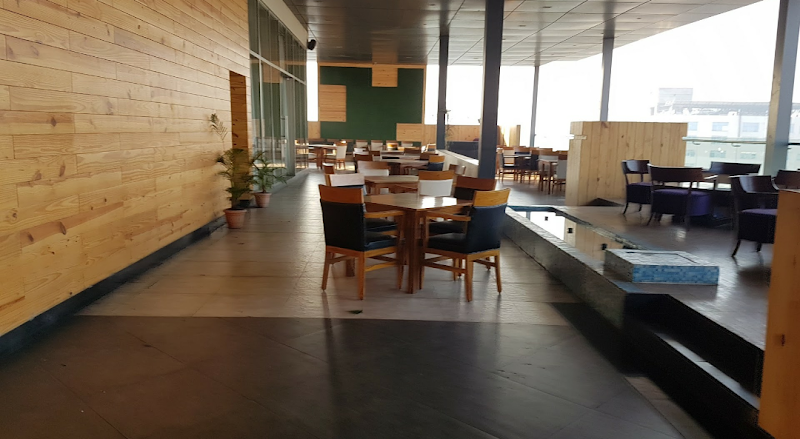 Horizon : The Rooftop Restaurant - Horizon : The Rooftop Restaurant Sayaji Hotel, Great Eastern Rd, Jivan Vihar, Raipur, Purena, Chhattisgarh 492001, India