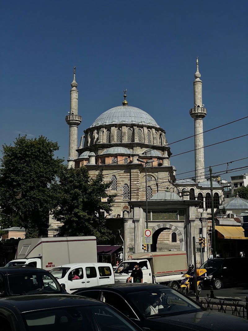 Laleli Pazarı - Laleli Pazarı, Kemal Paşa, Ordu Cd. No:40, 34134 Fatih/İstanbul, Türkiye