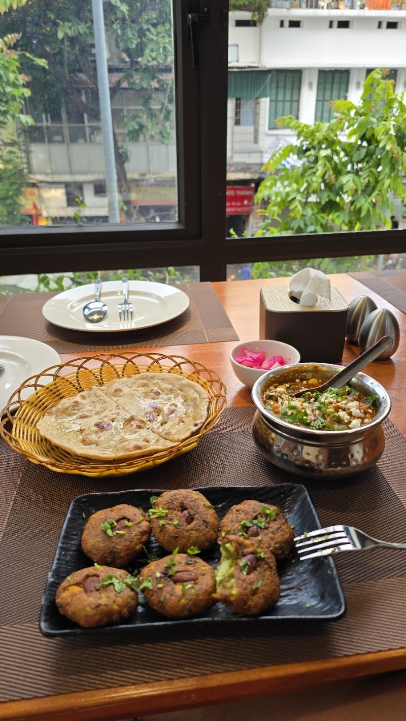 Rajasthani Pure Veg Indian Restaurant - Nhà hàng Chay Ấn Độ - Rajasthani Pure Veg Indian Restaurant - Nhà hàng Chay Ấn Độ 2A P. Phủ Doãn, Hoàn Kiếm, Hà Nội, Vietnam