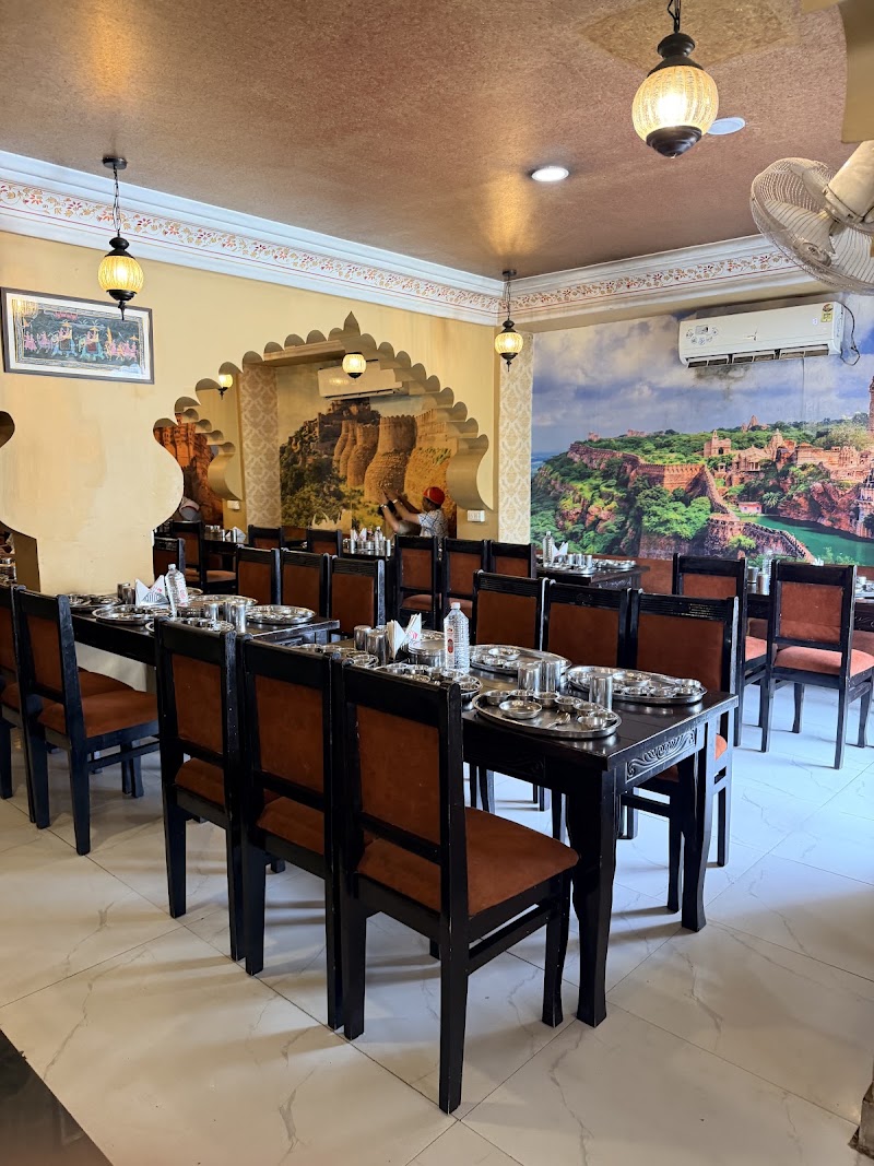 Rajwadi Thal & Restro - Rajwadi Thal & Restro Udaipole Rd, below gokul hotel, Udaipole, Toran Bawri, Ganga Gali, Udaipur, Rajasthan 313001, India