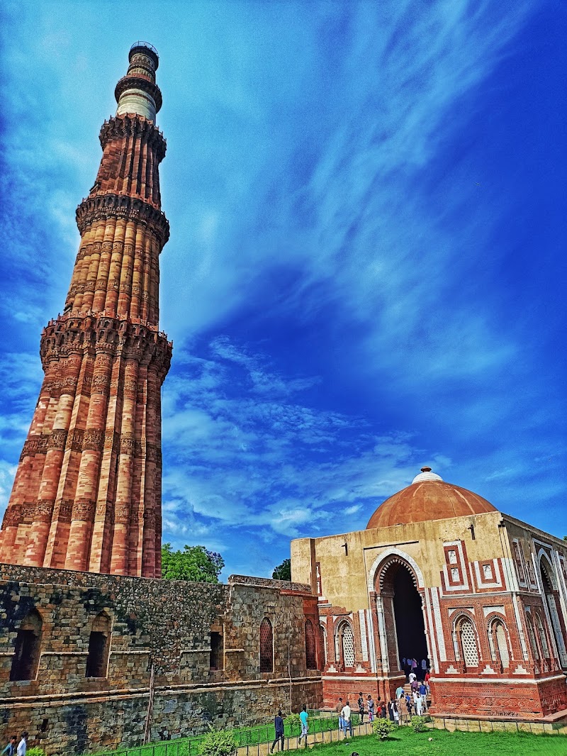 Qutab Minar - Qutab Minar, Seth Sarai, Mehrauli, New Delhi, Delhi 110030, India