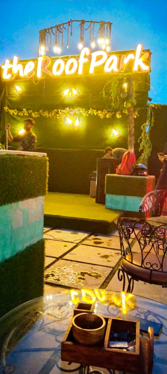 The Roof Park | Cafe & Restro (VEG) - The Roof Park | Cafe & Restro (VEG) 35, 27, 3C, Tashkent Marg, Civil Lines, Prayagraj, Uttar Pradesh 211001, India