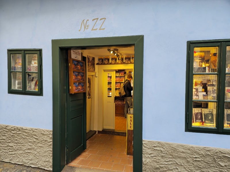 Pamětní deska Franz Kafka - Pamětní deska Franz Kafka, Zlatá ulička u Daliborky 22, Hradčany, 119 00 Praha-Praha 1, Czechia