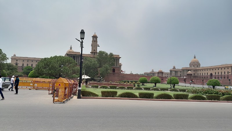 Rashtrapati Bhavan Udyaan - Rashtrapati Bhavan Udyaan J675+QJC, Rashtrapati Bhavan Rd, Central Secretariat, Kartavya Path, New Delhi, Delhi 110001, India