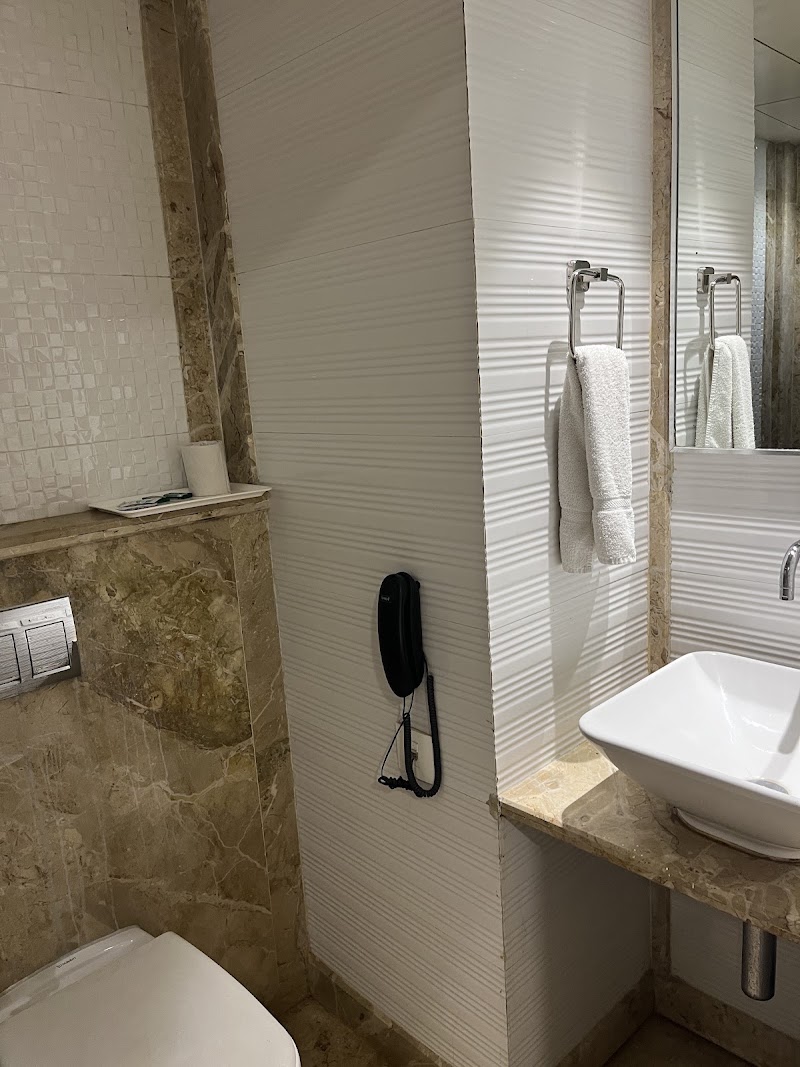Hotel City Empire-New Delhi Railway Station - Hotel City Empire-New Delhi Railway Station Building No, 3529, Dariba Pan Rd, Ratan Lal Market, Aram Bagh, Paharganj, New Delhi, Delhi 110055, India