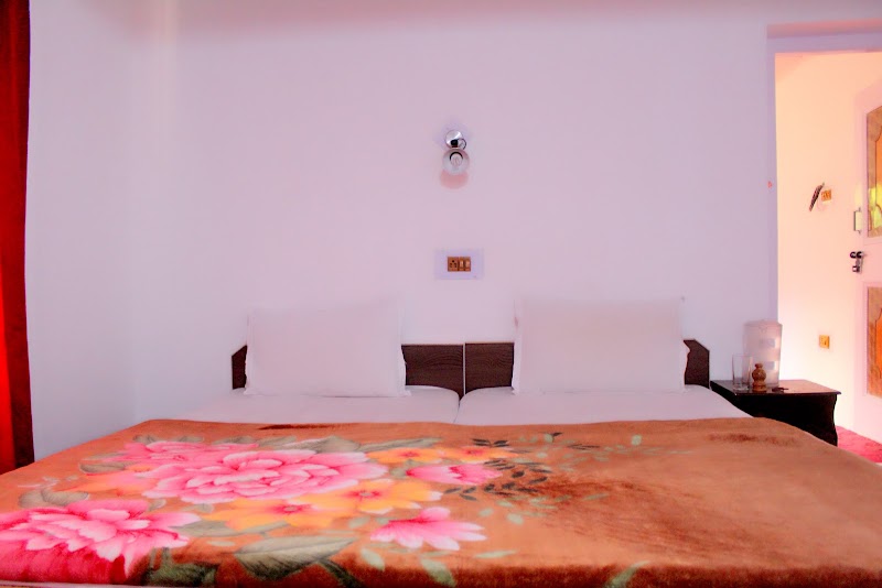 Silk Route Inn - Silk Route Inn, Adul Gound, Balti Bazar, Kargil, 194103