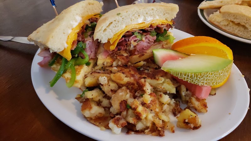 Grape Leaf Café - Grape Leaf Café 360 Robinson Ave, Naramata, BC V0H 1N1, Canada
