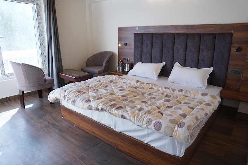 The Oak & Lake View Resort