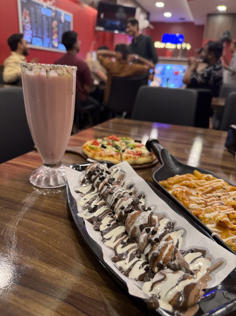 Froozo Cafe Malad - Froozo Cafe Malad Shop no. 7, Asmita Sand Dunes, opp. Radha Krishna School, Om Nagar, Sunder Nagar, Malad West, Mumbai, Maharashtra 400064, India