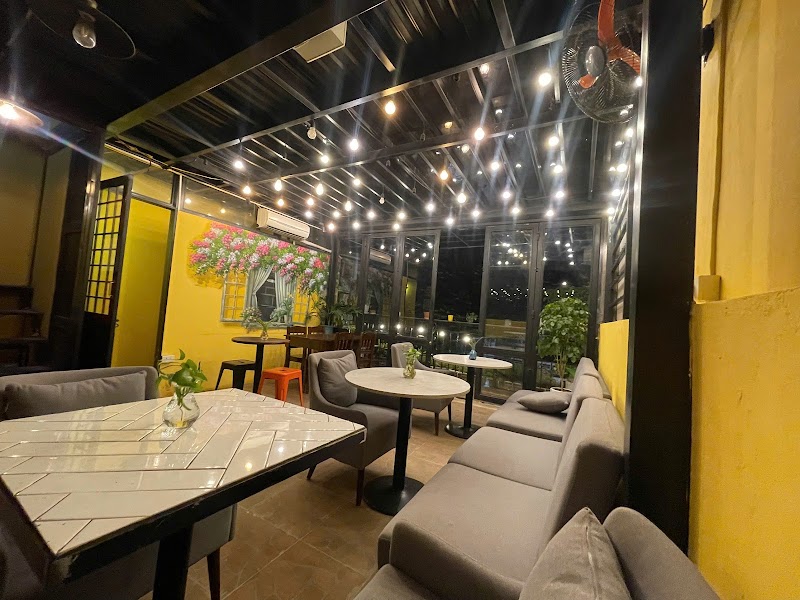 Sanur Resto - Melayu & VN Halal Cuisine - Sanur Resto - Melayu & VN Halal Cuisine Tầng 2, Level 2, 13 Đinh Tiên Hoàng, Hàng Trống, Hoàn Kiếm, Hà Nội 100000, Vietnam
