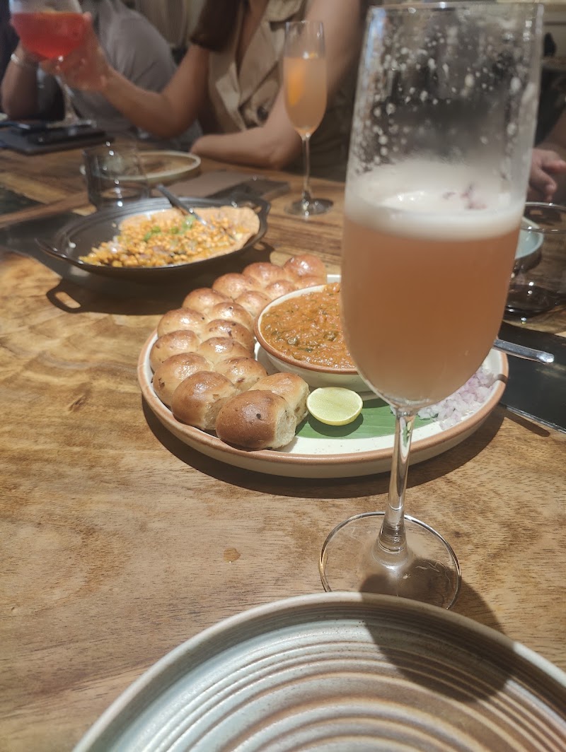 Comorin - Comorin 101, First Floor, Two Horizon Center, Horizon Colony, DLF Phase 5, Sector 43, Gurugram, Haryana 122009, India