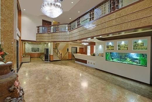 YOIS HOTEL - YOIS HOTEL Plot 8, 100 Feet Road, near Mahila Police thana, Roop Sagar, Udaipur, Rajasthan 313001, India