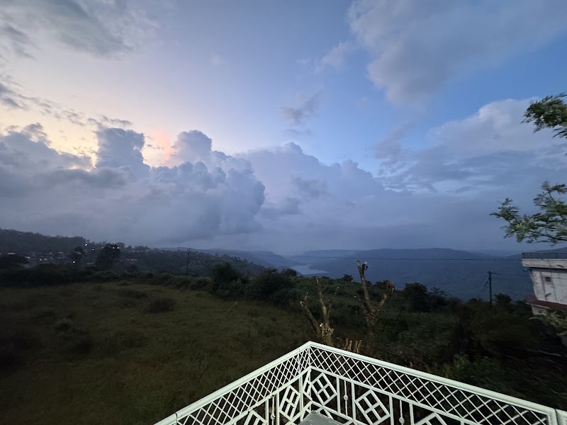 Misty Mountain villa by Maheru | 5bhk luxury pool - Misty Mountain villa by Maheru | 5bhk luxury pool, Mitha Estate, Plot No. 18, off Panchgani - Mahabaleshwar Road, Pachgani, Bhose, Maharashtra 412806, India