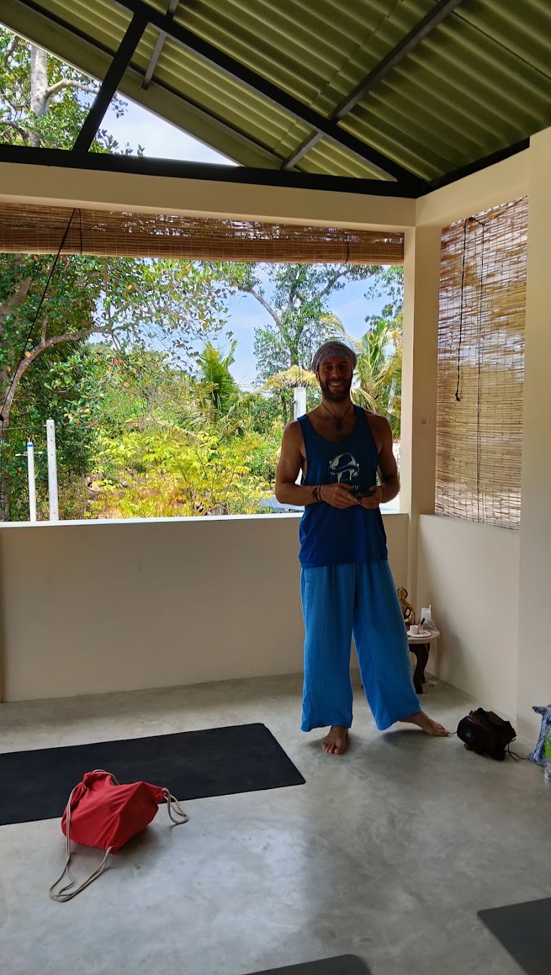 Yoga Shed Hiriketiya - Yoga Shed Hiriketiya, Hiriketiya Rd, 9th Cross Road, Dikwella 81200, Sri Lanka