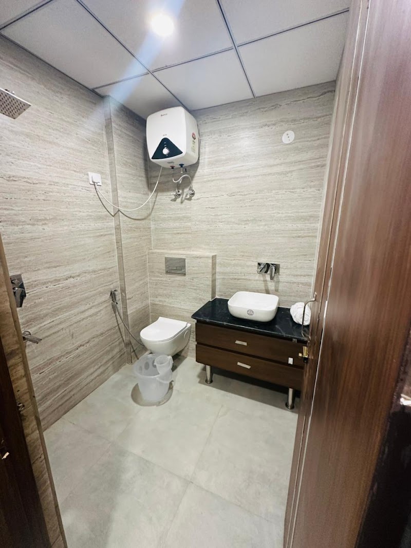The Urban Villa - The Urban Villa Main, Vishwakarma Rd, near Zudio Showroom, Natthu Colony, Baraula, Sector 49, Noida, Uttar Pradesh 201301, India