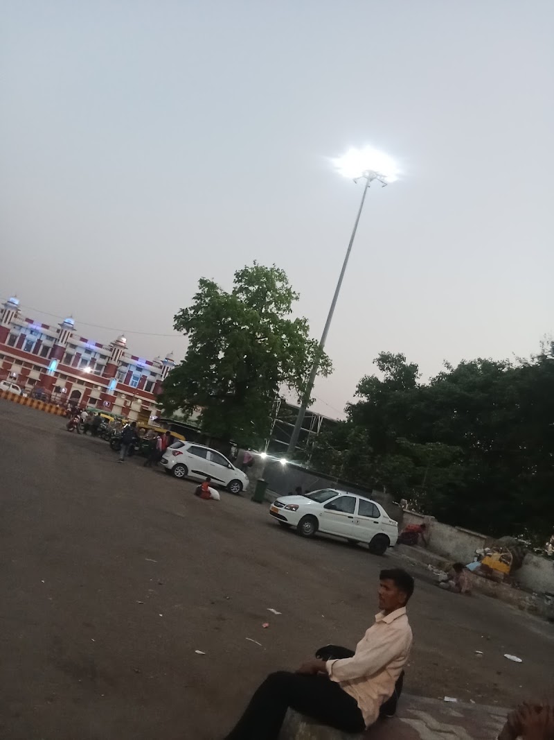 Loco Pilot Running Room (LKO/NR) - Loco Pilot Running Room (LKO/NR), RWVV+82V, Charbagh, Lucknow, Uttar Pradesh 226001, India