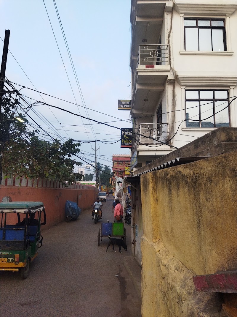 Hotel Ray Palace - Hotel Ray Palace, Infront of Sankaracharya, Manikarnika Sahi Rd, Swargadwar, Puri, Odisha 752001, India