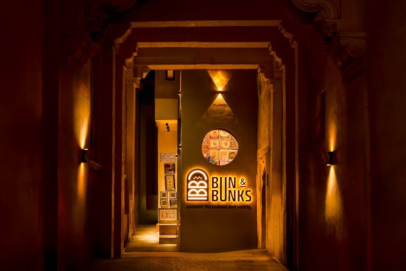 Bun and Bunks – Boutique Hostel & Rooftop Restaurant, Udaipur - Bun and Bunks – Boutique Hostel & Rooftop Restaurant, Udaipur 23, Gangaur Ghat Marg, near Bagor Ki Haveli, Hotel Gangaur Palace, Udaipur, Rajasthan 313001, India