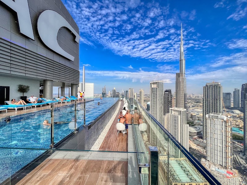 Highest infinity Pool in Downtown Dubai - Highest infinity Pool in Downtown Dubai Paramount Midtown - Business Bay - Dubai - United Arab Emirates