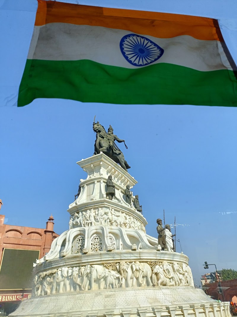 Statue of Maharaja Ranjit Singh - Statue of Maharaja Ranjit Singh, Shop no 12 to 15, JVFH+JRH Dharam Singh Market, 143 001, Chowk Phuwara, Town Hall, Katra Ahluwalia, Amritsar, Amritsar Cantt., Punjab 143006, India