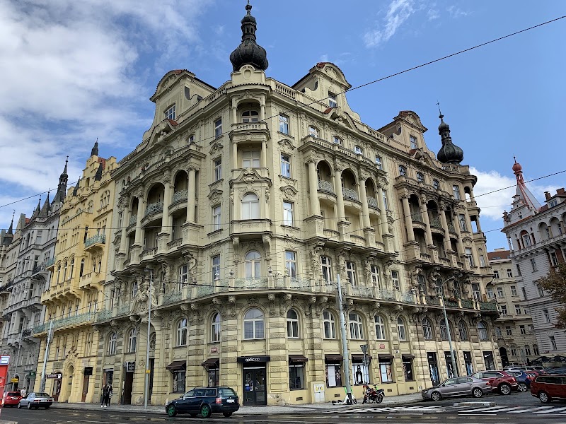 Dancing House - Dancing House, Jiráskovo nám. 1981/6, 120 00 Praha 2-Nové Město, Czechia