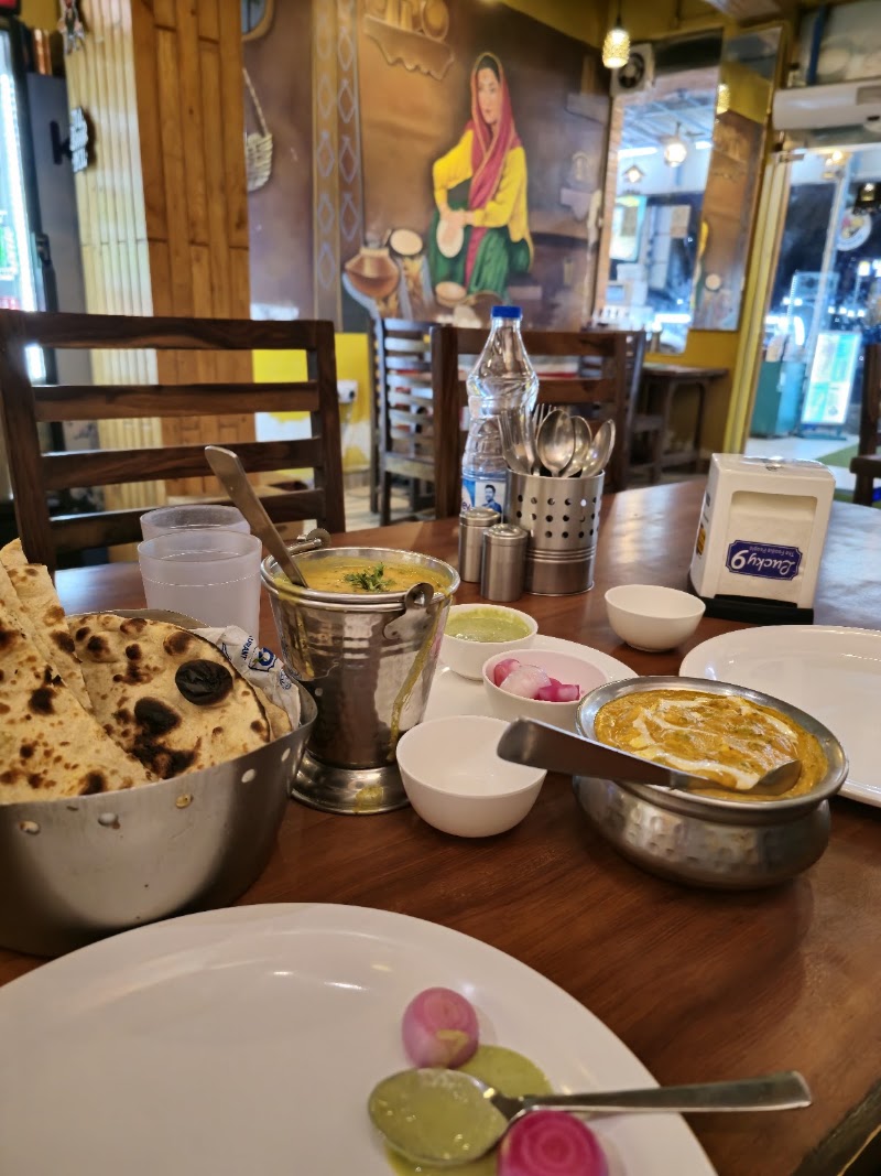 Lucky 9 Family Restaurant - Lucky 9 Family Restaurant Badshahpur Sohna Rd, near Omaxe City Mall, Block S, Uppal Southend, Sector 49, Gurugram, Haryana 122018, India