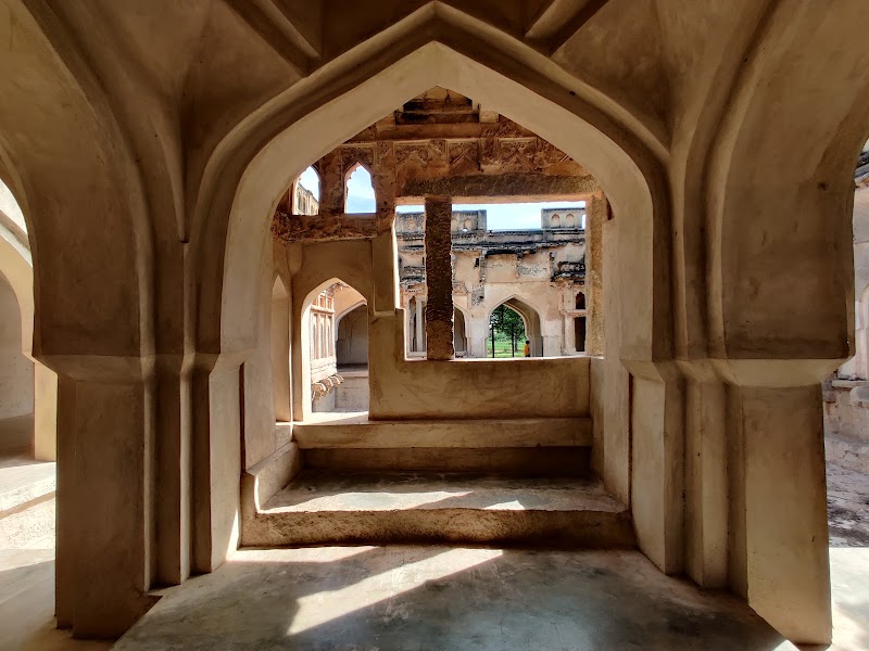 Queen's Bathhouse - Queen's Bathhouse, 8F7C+9X9, Kamalapura, Karnataka 583221, India