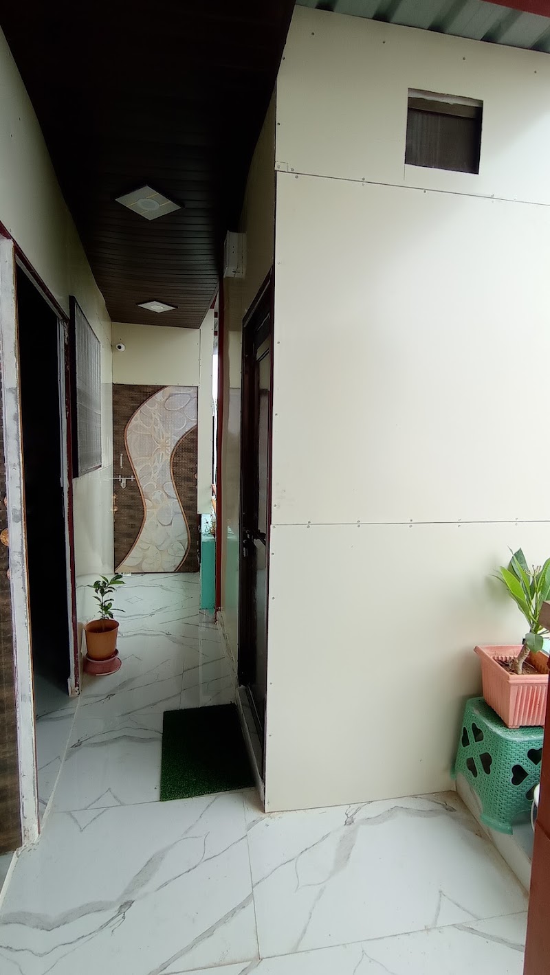 The Ghat Stays - The Ghat Stays Jagannath Mandir Rd, Near Assi Ghat, Campus, Dumraon Colony, Varanasi, Uttar Pradesh 221005, India