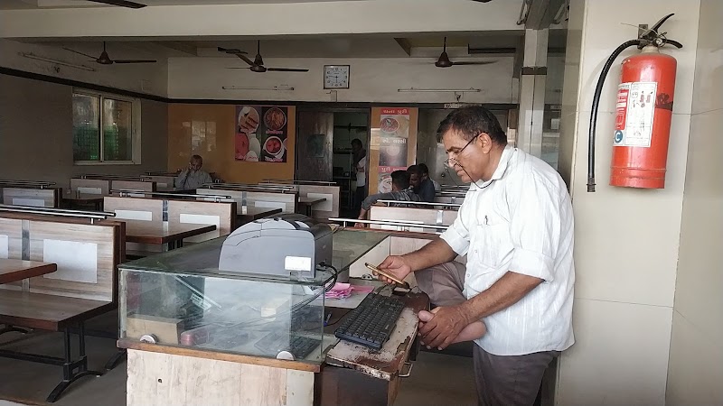 Hotel Cosy - Hotel Cosy, XHFH+CH8 Lalit warehouse, Narol - Sarkhej Rd, Narolgam, Ahmedabad, Gujarat 382405, India