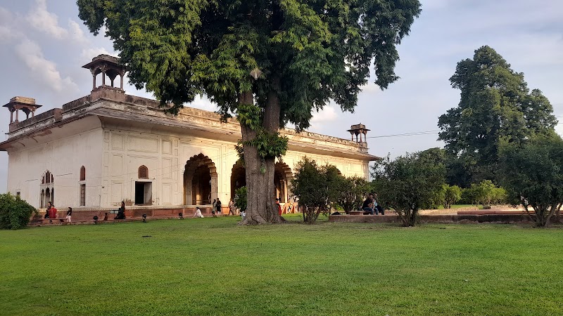 Diwan-e-Aam, Delhi - Diwan-e-Aam, Delhi M64R+8W3, opp. Chandini Chowk, Old Delhi, Lal Qila, Chandni Chowk, Delhi, 110006, India