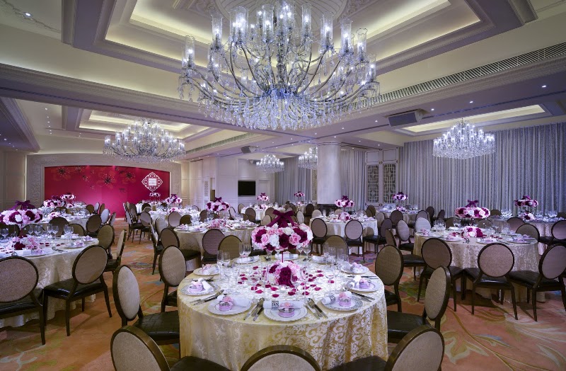 Maxim's Palace