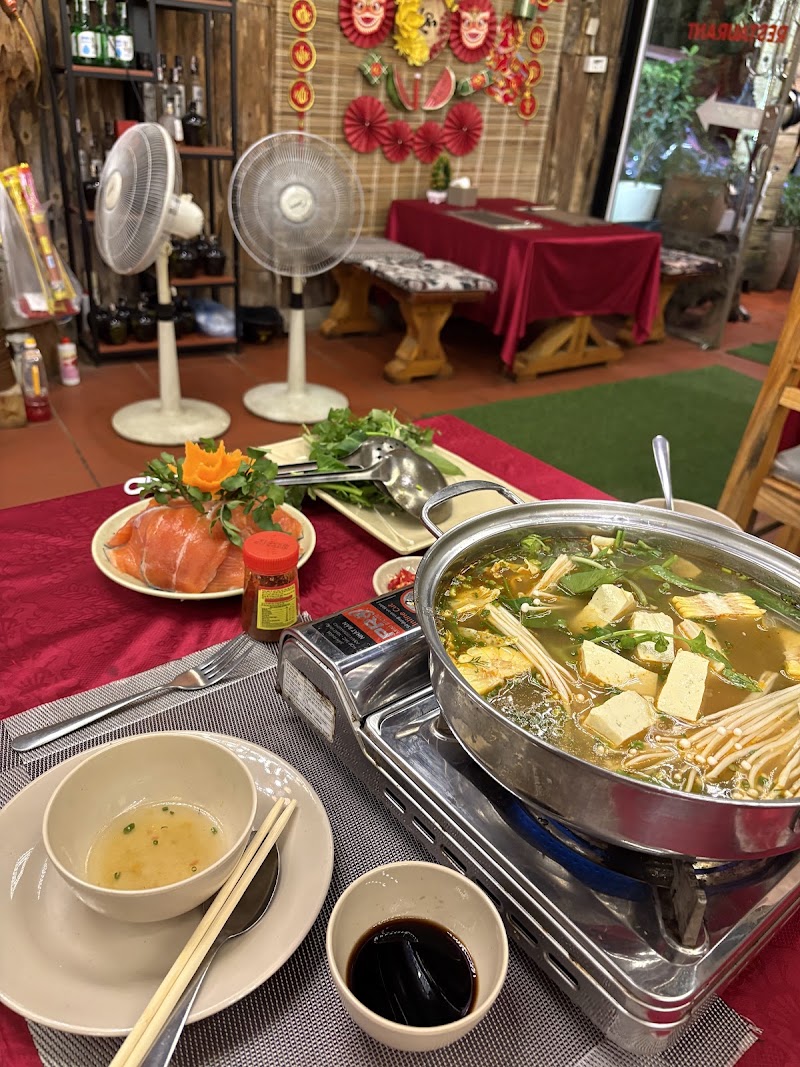 Moment Romantic Restaurant - Moment Romantic Restaurant 001A Thác Bạc, Sa Pa, Lào Cai 330000, Vietnam