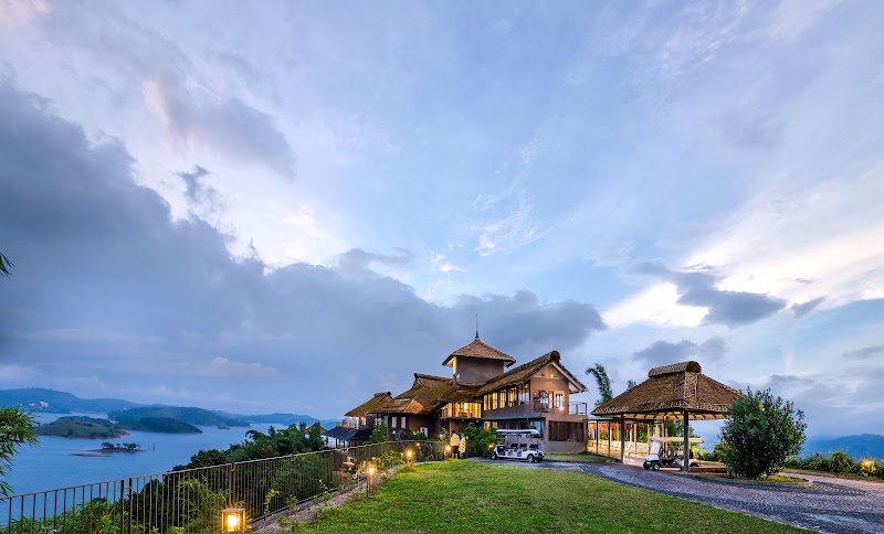 Mountain Shadows Resort, Wayanad - Mountain Shadows Resort, Wayanad Kuttiyamvayal,Varambatta, P.O, Padinjarathara, Kerala 673575, India