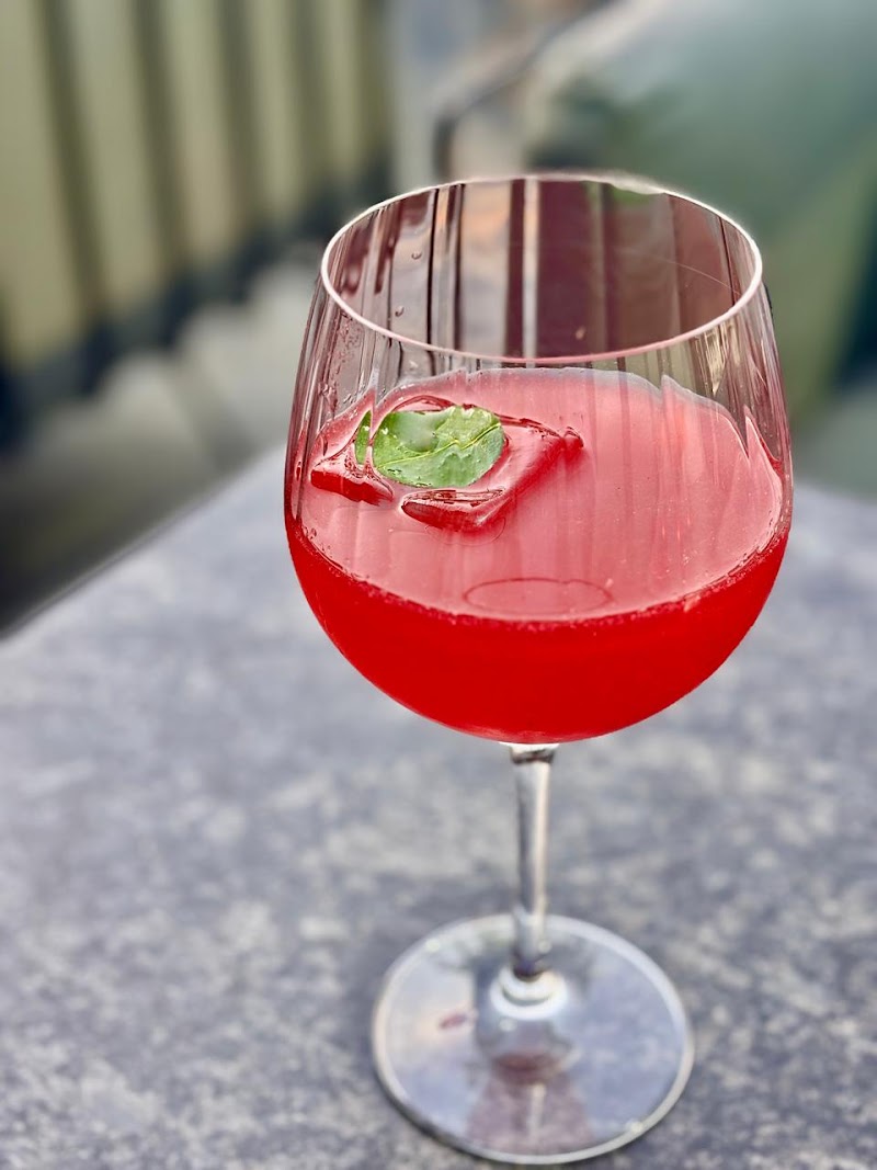 AMPM Cafe & Bar - AMPM Cafe & Bar DLF, R-003, Galleria Market, DLF Phase IV, Gurugram, Haryana 122002, India