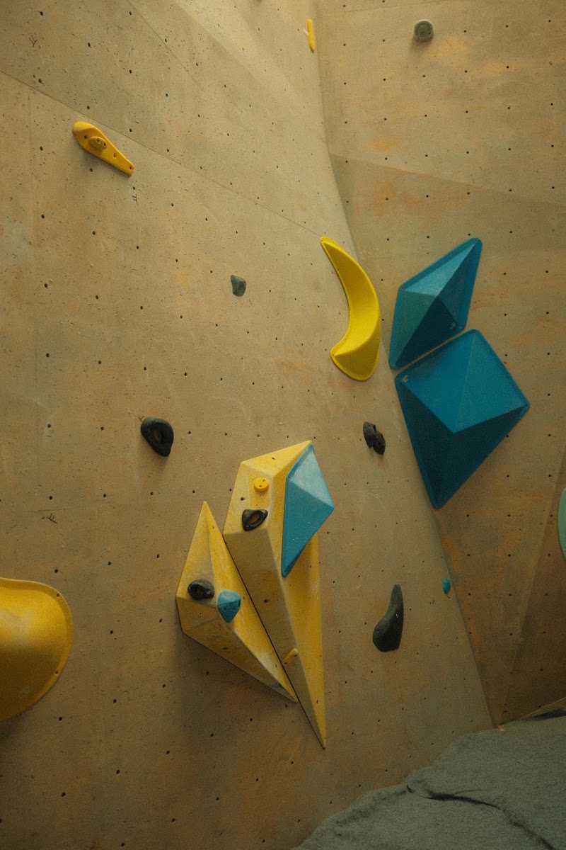 BoulderBox - Climbing Centre - BoulderBox - Climbing Centre OCF, Sector B Rd, Pocket 9, Sector B, Vasant Kunj, New Delhi, Delhi 110070, India