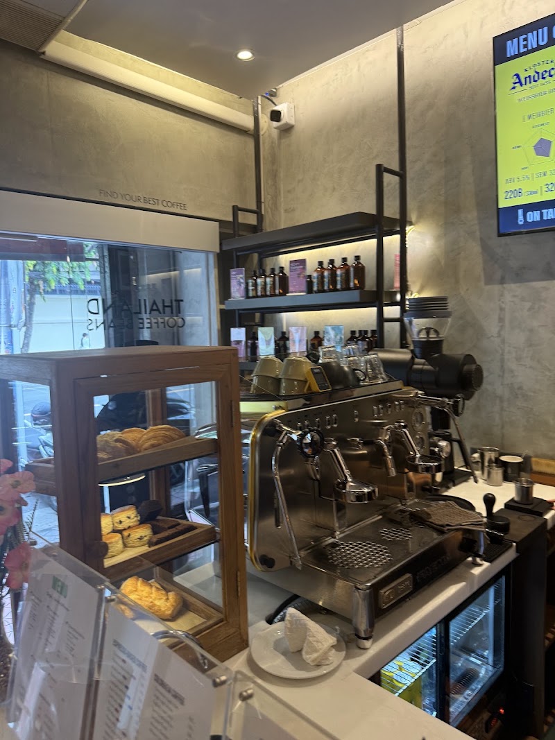 Y'EST WORKS coffee bar - Tha Phra Athit - Y'EST WORKS coffee bar - Tha Phra Athit, 90 Soi Chana Songkhram, Khwaeng Chana Songkhram, Khet Phra Nakhon, Krung Thep Maha Nakhon 10200, Thailand