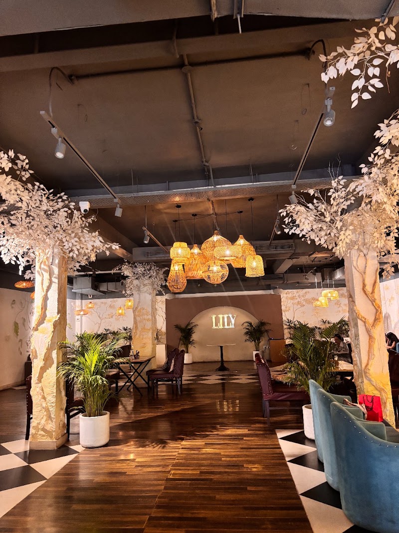 Lily Restaurant & Cafe