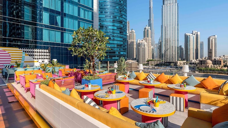 Lolita pool bar & lounge - Lolita pool bar & lounge Marasi Drive, Main Road - Pullman Dubai Downtown - PD Floor - الخليج التجاري - دبي - United Arab Emirates