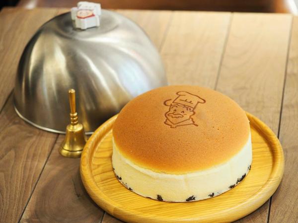 Rikuro’s Namba Japanese Cheese Cake - Rikuro’s Namba Japanese Cheese Cake, 3-chōme-2-28 Namba, Chuo Ward, Osaka, 542-0076, Japan