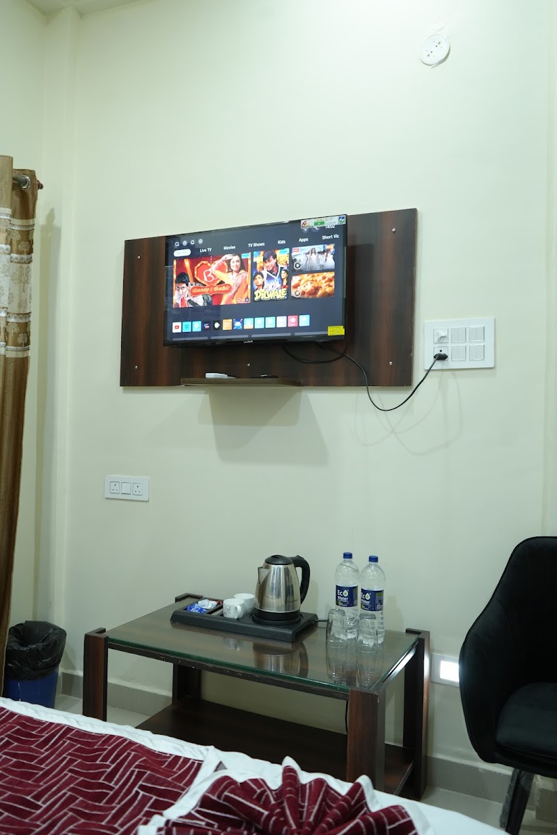 Hotel Adarsh - Hotel Adarsh Raj Nagar, PGS More, Maurya Path, near Devlok Mandir, RPS Nagar, Mustafapur, Danapur, Patna, Bihar 801503, India