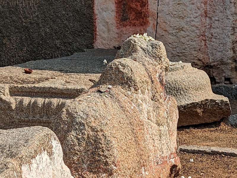 Domed Gateway of Hampi - Domed Gateway of Hampi, 8F5P+Q5H, Daroji-Kamlapura Rd, Kamalapura, Karnataka 583221, India