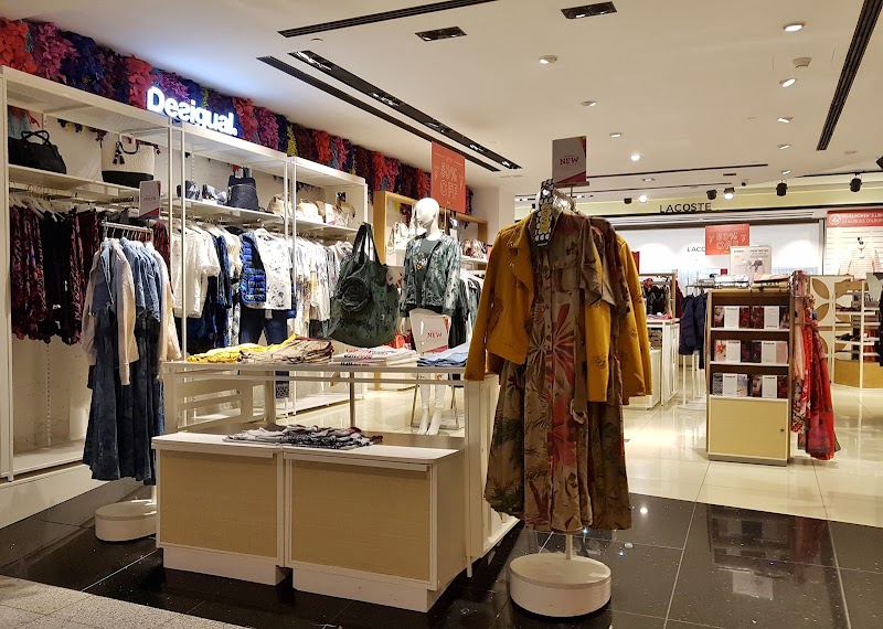 Desigual - Desigual, Josep Tarradellas Barcelona-El Prat Airport, C-32B, 18, 08820 Barcelona, Spain