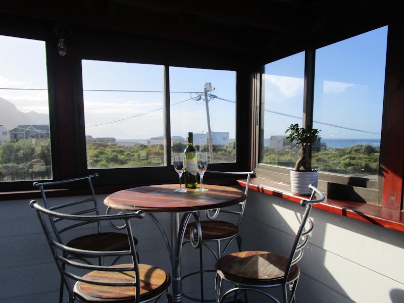 Stony Point Beach House - Stony Point Beach House, 4254 Crassula Ave, Betty's Bay, 7141, South Africa
