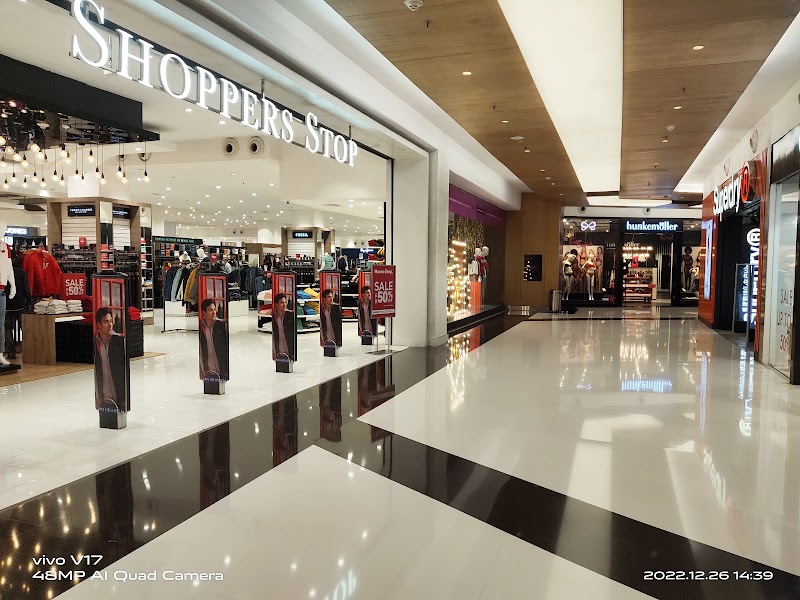 South City Mall - South City Mall 375, Prince Anwar Shah Rd, South City Complex, Jadavpur, Kolkata, West Bengal 700068, India