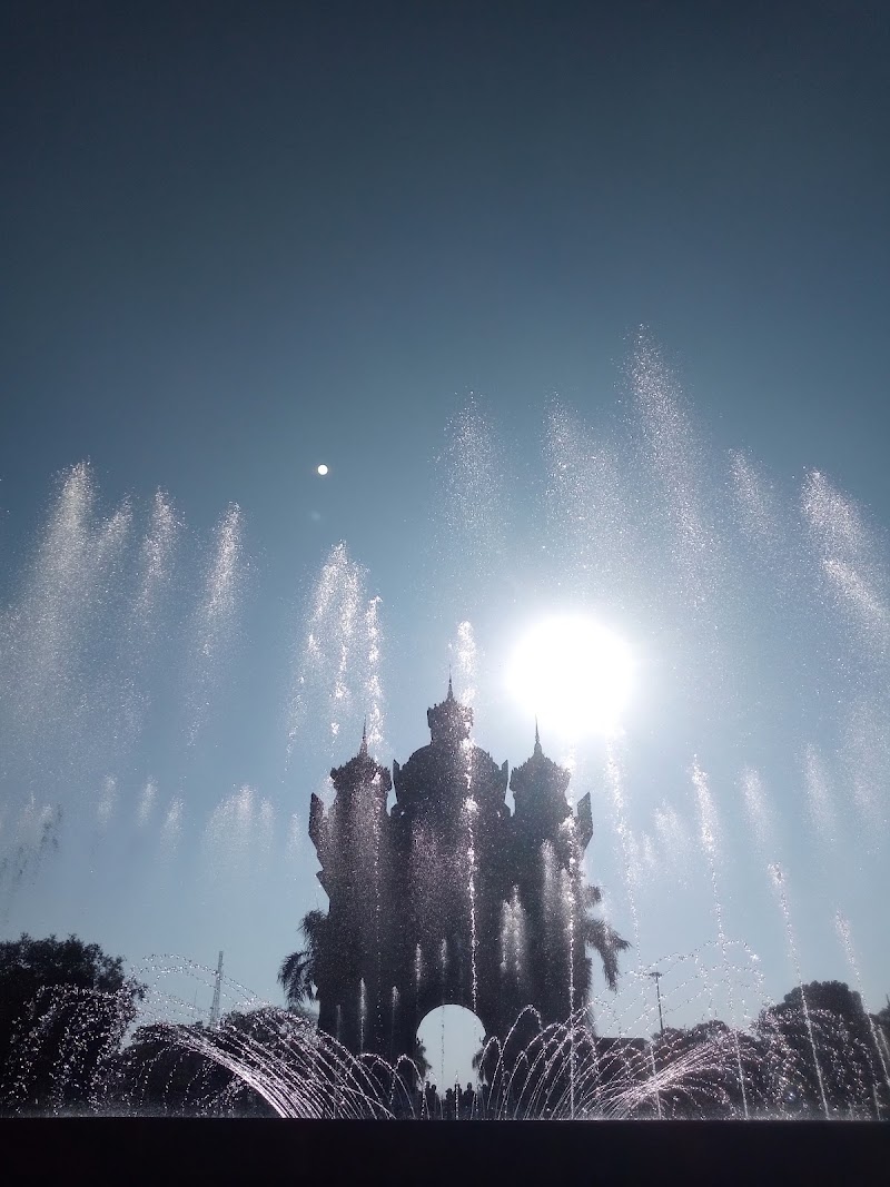 Patouxai Fountain - Patouxai Fountain, Ave Lane Xang, Vientiane, Laos