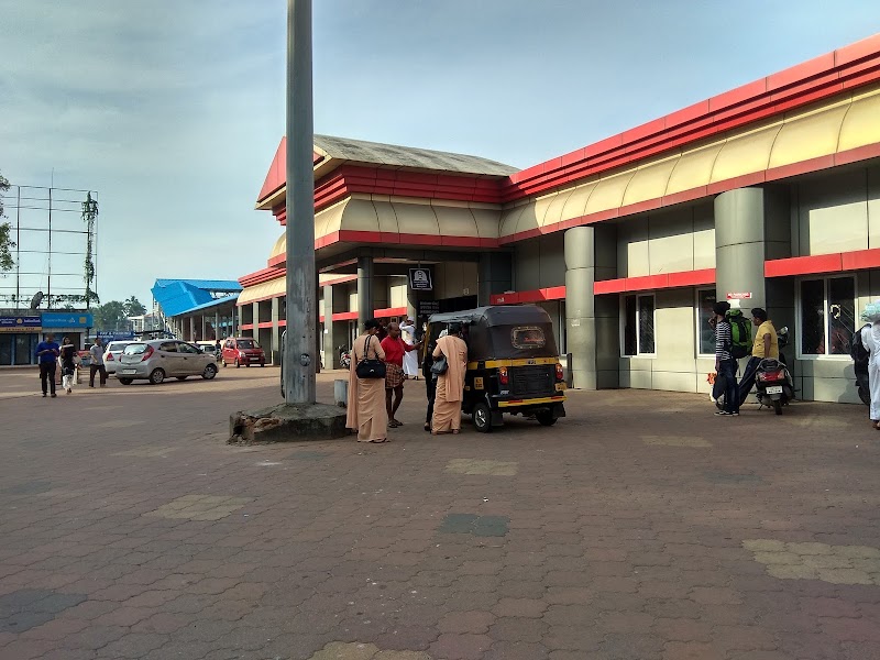 Kozhikode Railway Station 4th Platform Ticket Counter - Kozhikode Railway Station 4th Platform Ticket Counter, 6QWJ+87J, Railwaystation 4th Platform Rd, Palayam, Kozhikode, Keralam 673001, India