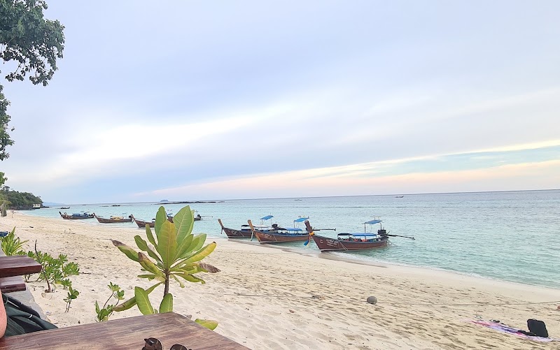 Long Beach Koh Phi Phi - Long Beach Koh Phi Phi Ao Nang, Mueang Krabi District, Krabi 81000, Thailand