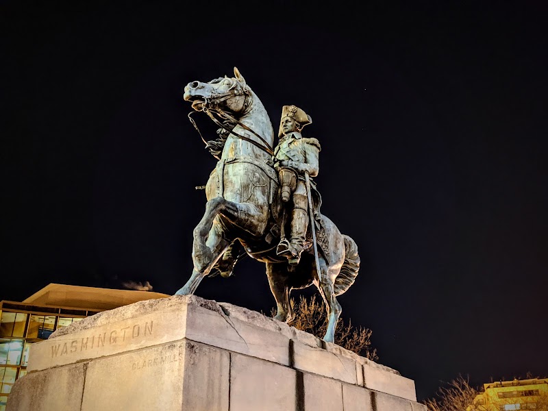 George Washington Equestrian Statue - George Washington Equestrian Statue, 2192-2442 K St NW, Washington, DC 20037, USA